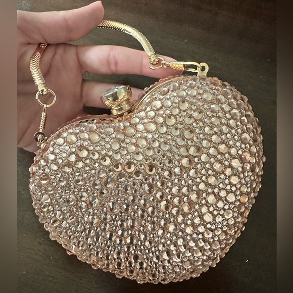 Ramla Champagne Heart Shaped Crystal Clutch/Crossbody NEW - Picture 1 of 6